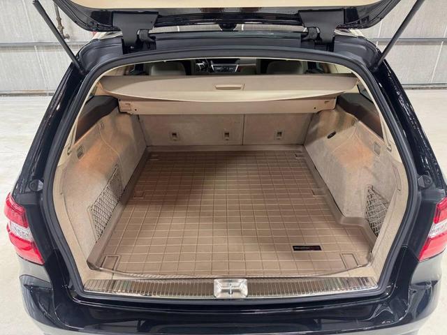 Photo of 2012 Black Mercedes-Benz E-Class