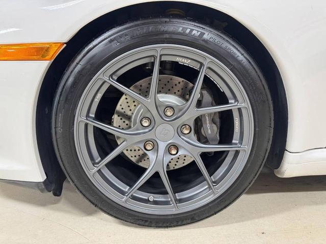 Photo of 2009 Carrara White Porsche 911