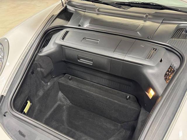 Photo of 2009 Carrara White Porsche 911