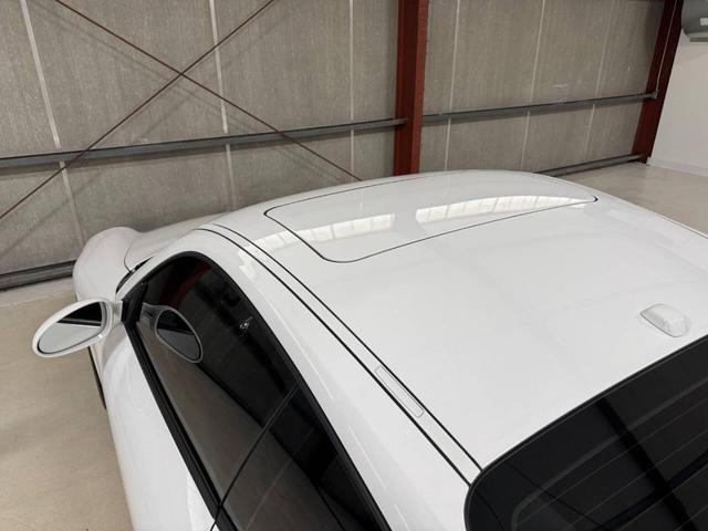 Photo of 2009 Carrara White Porsche 911