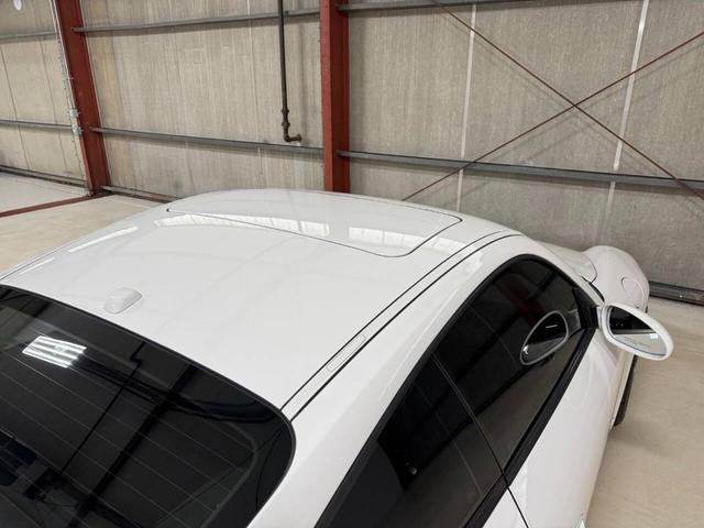 Photo of 2009 Carrara White Porsche 911