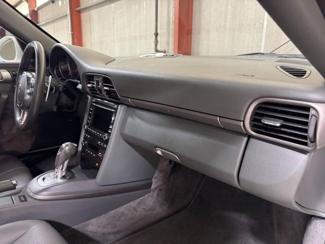 Photo of 2009 Carrara White Porsche 911