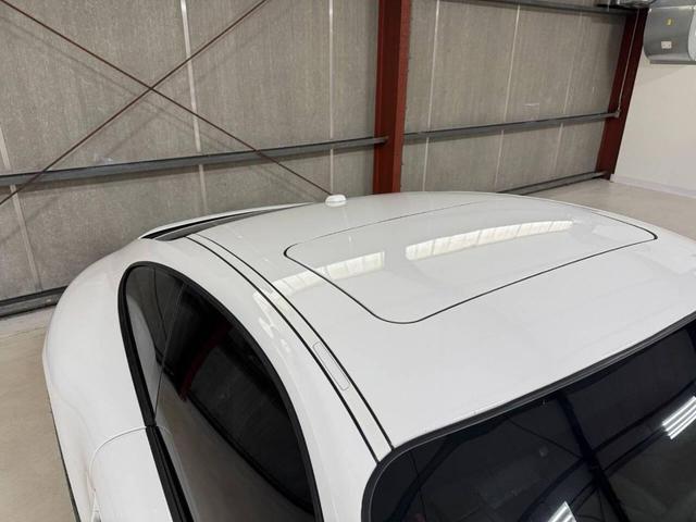 Photo of 2009 Carrara White Porsche 911