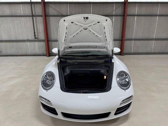 Photo of 2009 Carrara White Porsche 911
