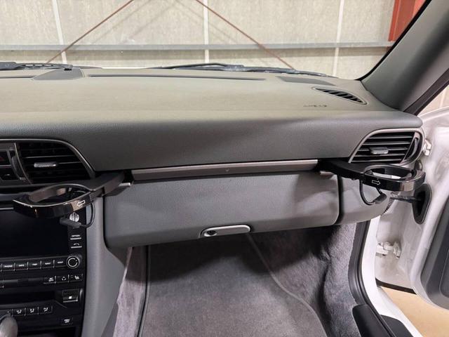 Photo of 2009 Carrara White Porsche 911