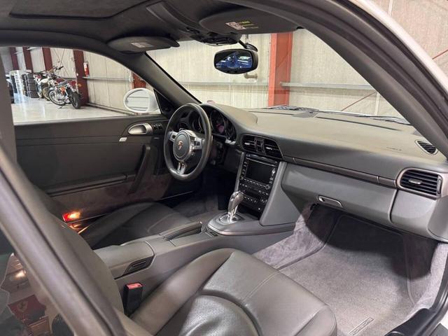 Photo of 2009 Carrara White Porsche 911