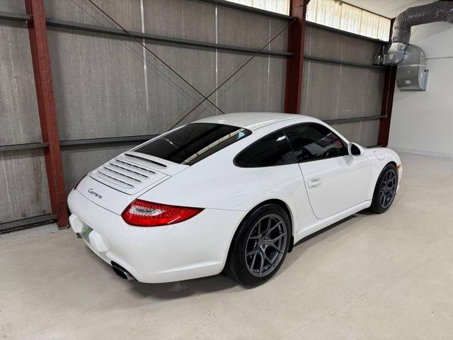 Photo of 2009 Carrara White Porsche 911