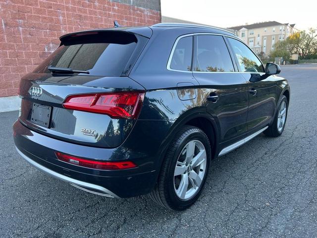 Photo of 2018 Dark Blue Audi Q5