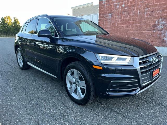 Photo of 2018 Dark Blue Audi Q5