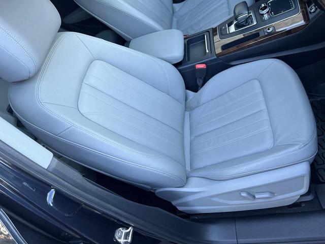 Photo of 2018 Dark Blue Audi Q5