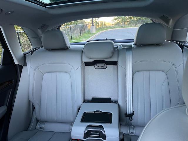 Photo of 2018 Dark Blue Audi Q5