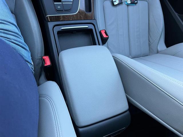 Photo of 2018 Dark Blue Audi Q5