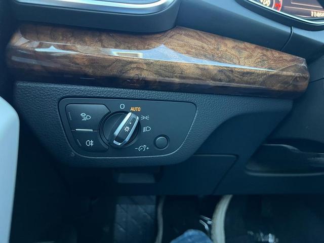 Photo of 2018 Dark Blue Audi Q5