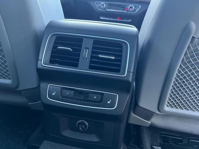 Photo of 2018 Dark Blue Audi Q5