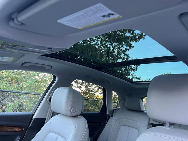 Photo of 2018 Dark Blue Audi Q5