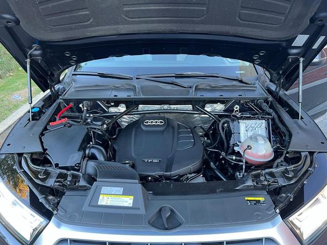 Photo of 2018 Dark Blue Audi Q5