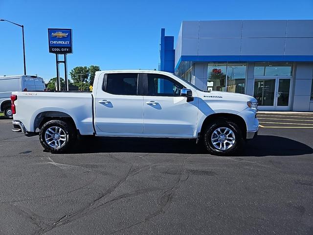 Photo of 2022 Summit White Chevrolet Silverado 1500