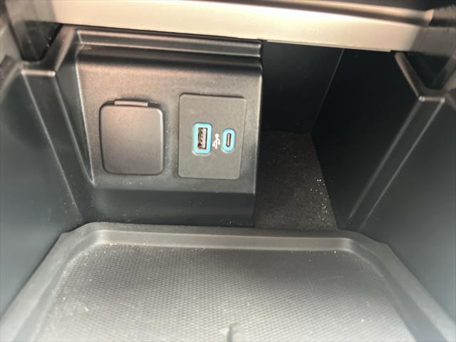 Photo of 2021 Infinite Blue Metallic Tinted Clearcoat Ford Explorer