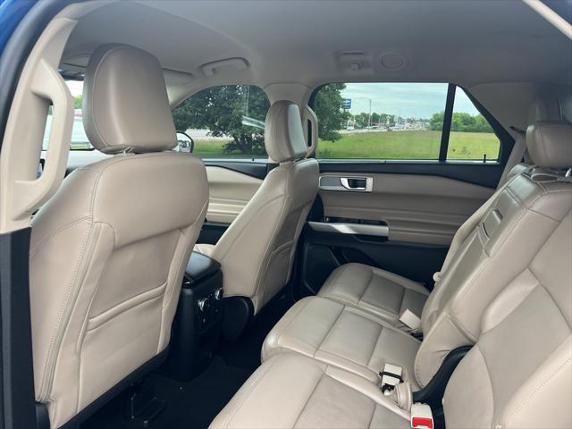Photo of 2021 Infinite Blue Metallic Tinted Clearcoat Ford Explorer