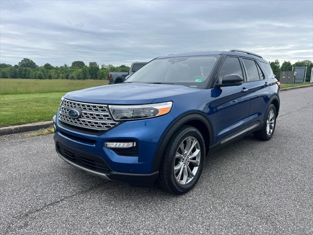 Photo of 2021 Infinite Blue Metallic Tinted Clearcoat Ford Explorer