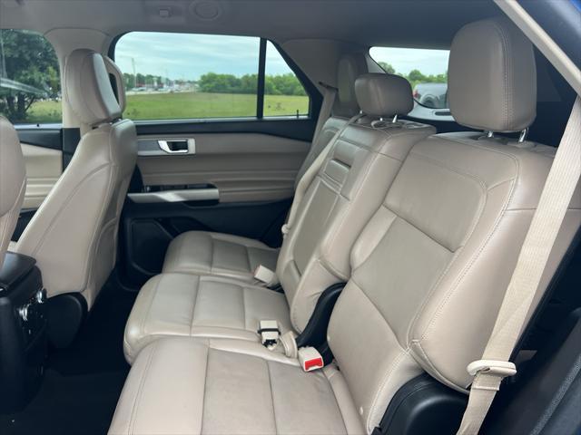 Photo of 2021 Infinite Blue Metallic Tinted Clearcoat Ford Explorer