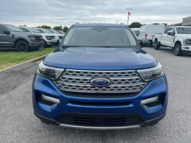 Photo of 2021 Infinite Blue Metallic Tinted Clearcoat Ford Explorer