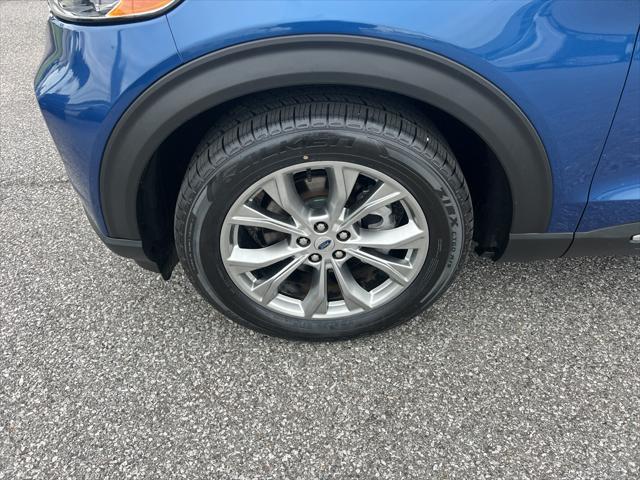 Photo of 2021 Infinite Blue Metallic Tinted Clearcoat Ford Explorer