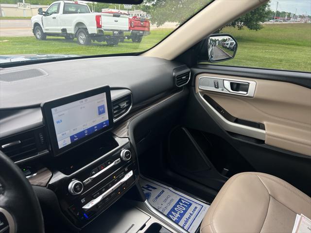 Photo of 2021 Infinite Blue Metallic Tinted Clearcoat Ford Explorer