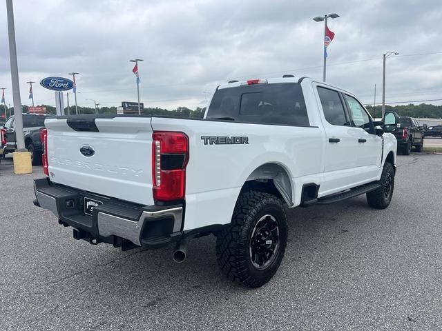Photo of 2025 Oxford White Ford F-350