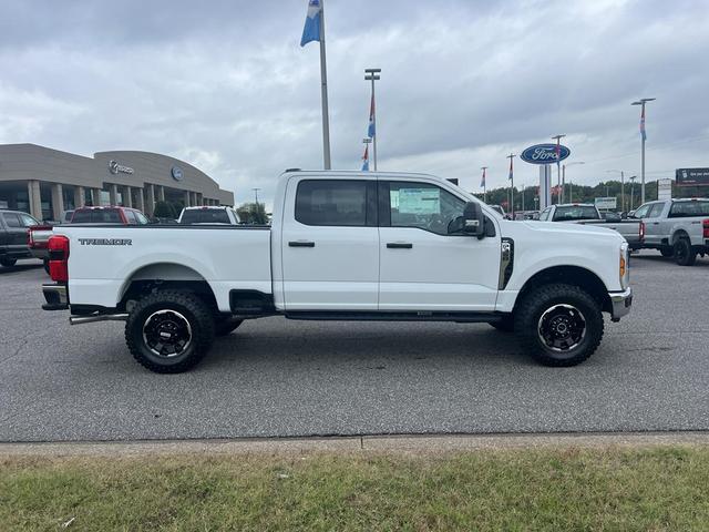 Photo of 2025 Oxford White Ford F-350