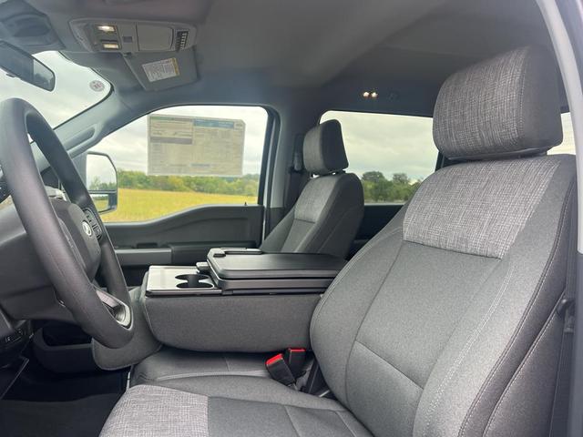 Photo of 2025 Oxford White Ford F-350