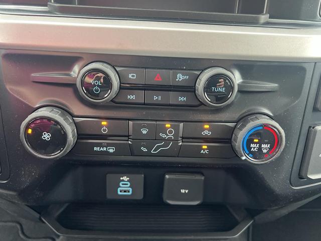Photo of 2025 Oxford White Ford F-350
