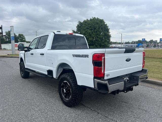 Photo of 2025 Oxford White Ford F-350