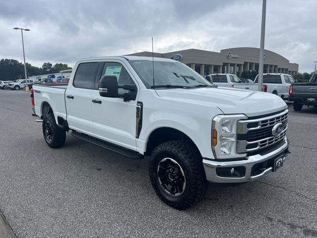 Photo of 2025 Oxford White Ford F-350