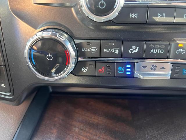 Photo of 2025 Agate Black Metallic Ford F-250