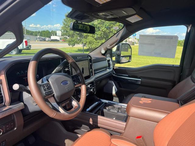 Photo of 2025 Agate Black Metallic Ford F-250