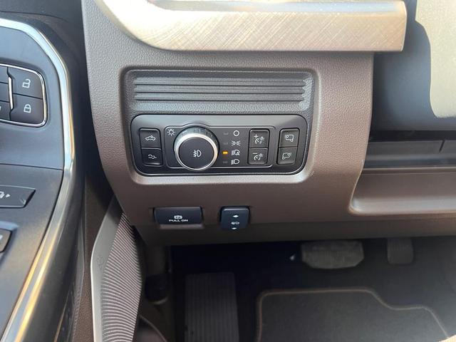 Photo of 2025 Agate Black Metallic Ford F-250