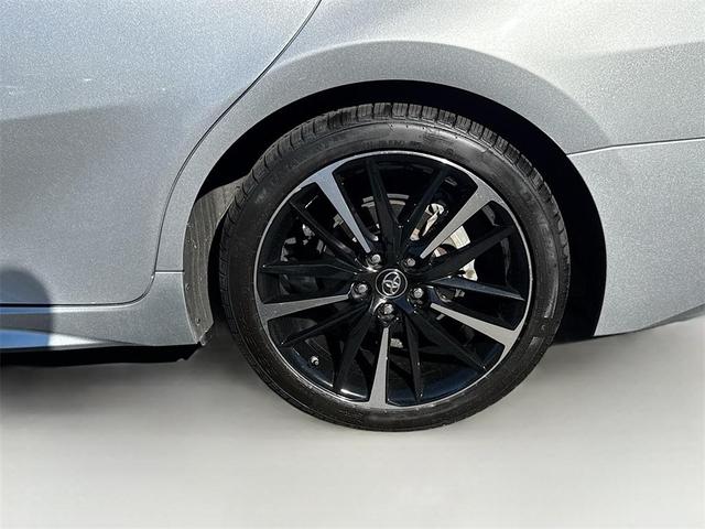 Photo of 2019 Celestial Silver Metallic Toyota Camry