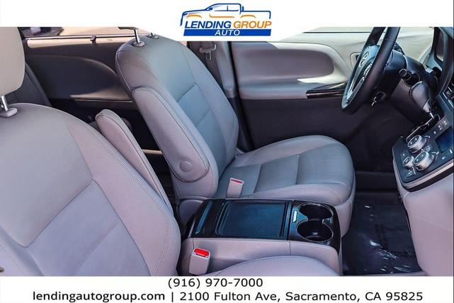 Photo of 2020 Blizzard Pearl Toyota Sienna