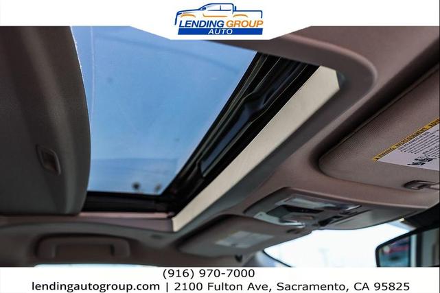Photo of 2020 Blizzard Pearl Toyota Sienna