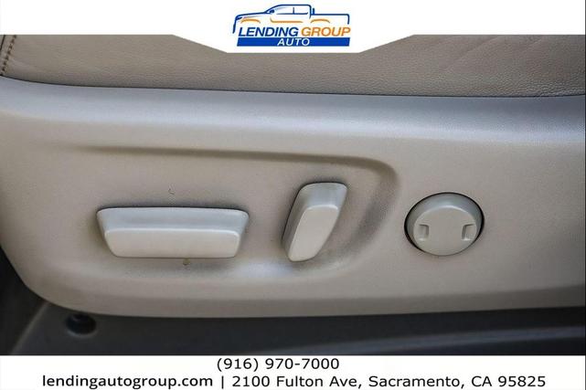 Photo of 2020 Blizzard Pearl Toyota Sienna