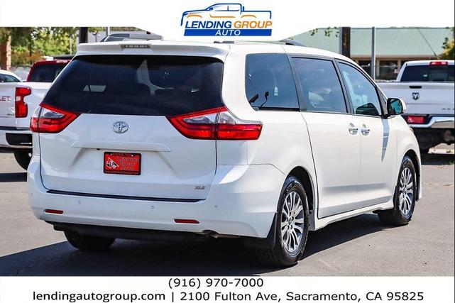 Photo of 2020 Blizzard Pearl Toyota Sienna