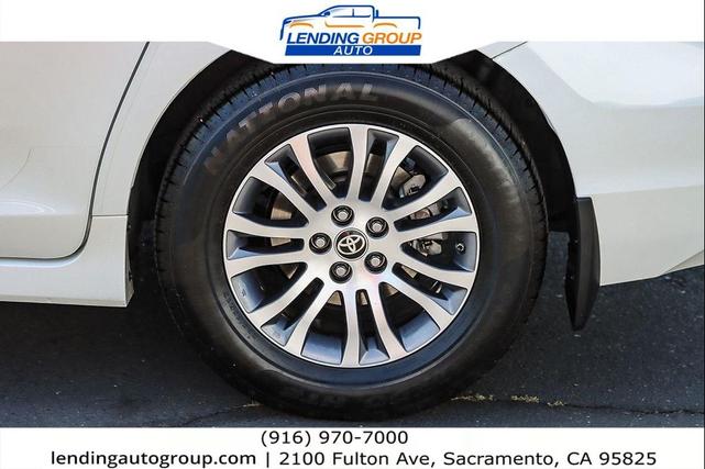 Photo of 2020 Blizzard Pearl Toyota Sienna