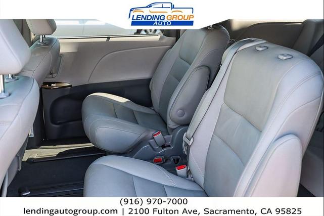 Photo of 2020 Blizzard Pearl Toyota Sienna