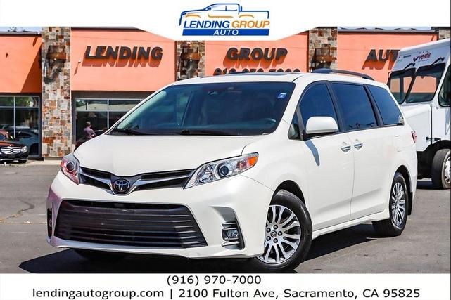 Photo of 2020 Blizzard Pearl Toyota Sienna