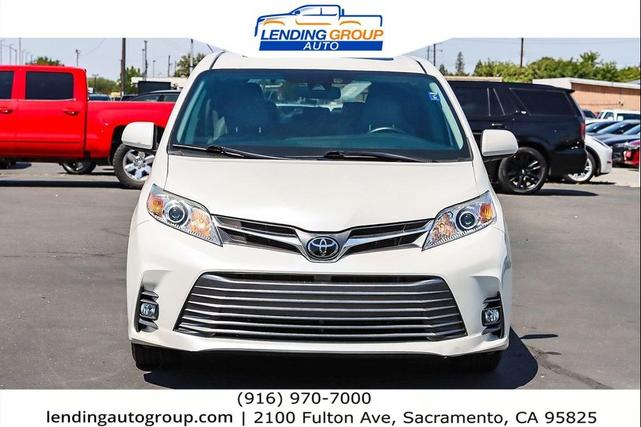Photo of 2020 Blizzard Pearl Toyota Sienna