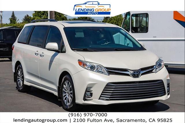 Photo of 2020 Blizzard Pearl Toyota Sienna