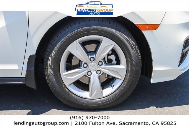 Photo of 2018 White Diamond Pearl Honda Odyssey