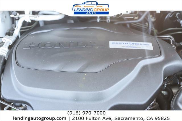 Photo of 2018 White Diamond Pearl Honda Odyssey
