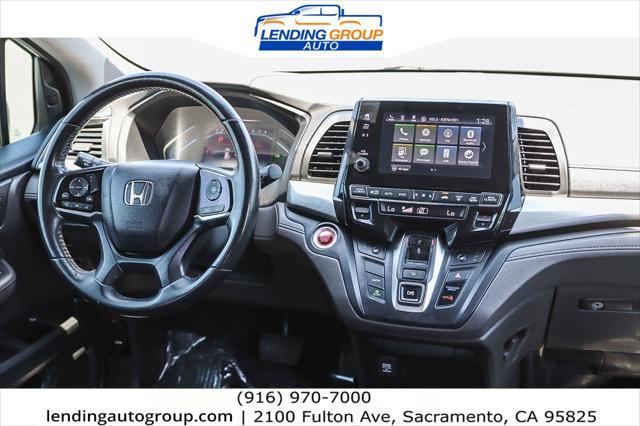 Photo of 2018 White Diamond Pearl Honda Odyssey